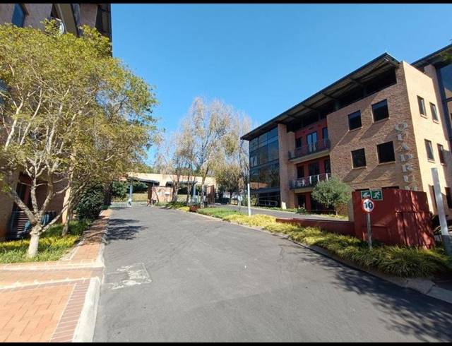 BUSINESS PROPERTY TO RENT IN CONSTANTIA KLOOF